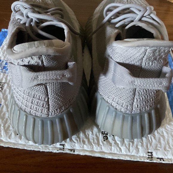 Sesame Gray Yeezy Boost - Picture 4 of 14